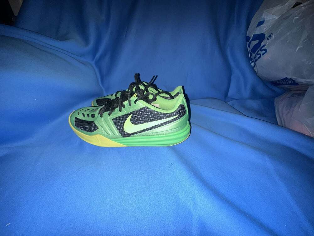Nike KB Mentality 'Black/Volt-Poison Green' Basketball Shoes 704942-001
